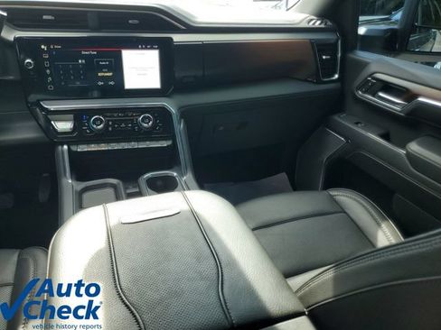 Used 2024 GMC Sierra 2500 Denali w/ Denali Reserve Package AWD/4WD image 16