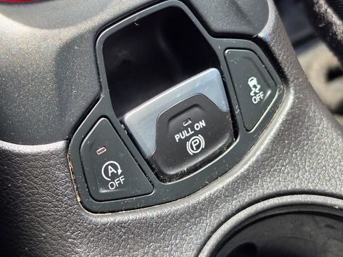 Used 2020 Jeep Compass Trailhawk AWD/4WD image 25