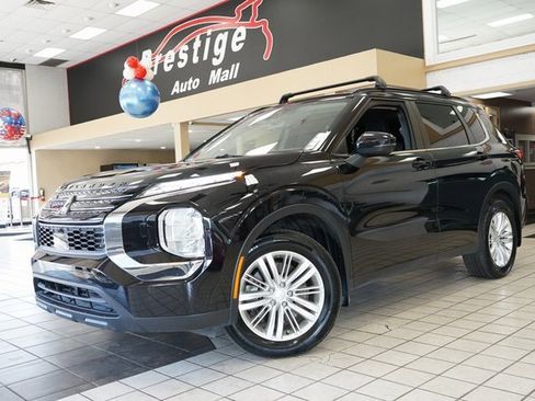 Used 2024 Mitsubishi Outlander ES image 18