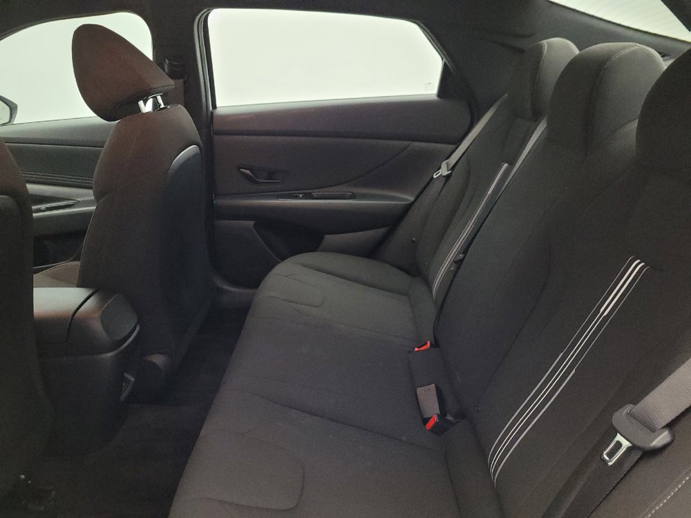 Used 2025 Hyundai Elantra Sport FWD image 18