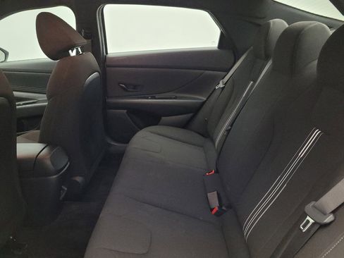 Used 2025 Hyundai Elantra Sport FWD image 18