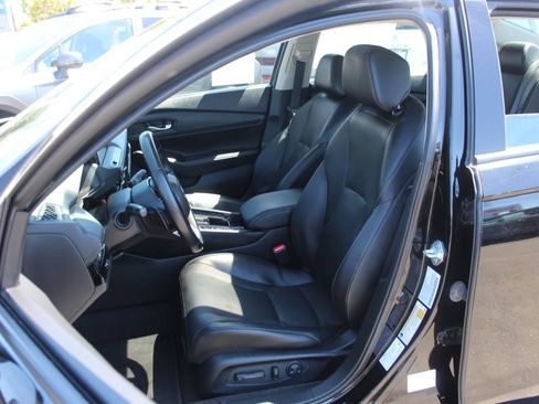 Used 2023 Honda Accord Touring image 12