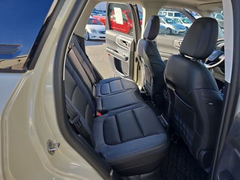 New 2025 Ford Bronco Sport Outer Banks w/ Sasquatch Outer Banks Package image 13