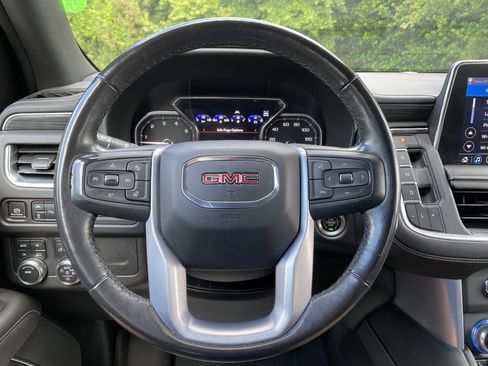 Used 2021 GMC Yukon SLT w/ SLT Premium Package AWD/4WD image 19