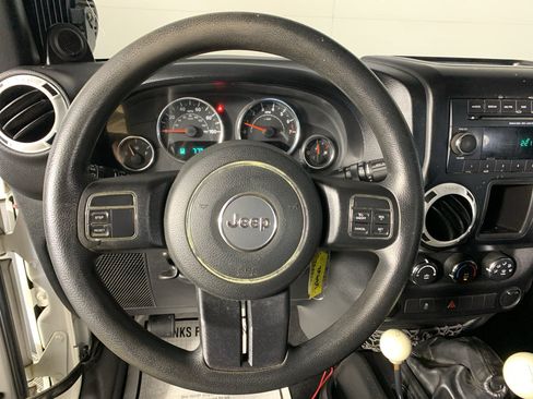 Used 2014 Jeep Wrangler Unlimited Sport w/ Max Tow Package AWD/4WD image 21