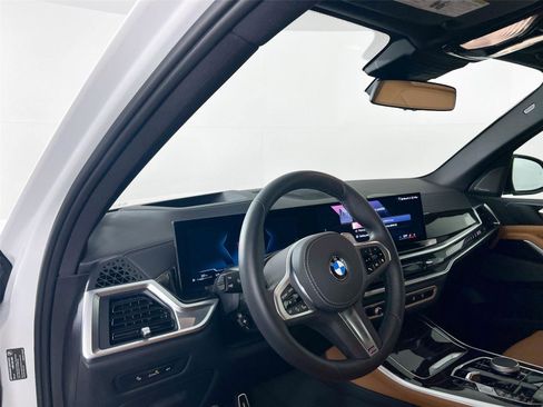 Used 2025 BMW X5 xDrive40i w/ M Sport Package image 10