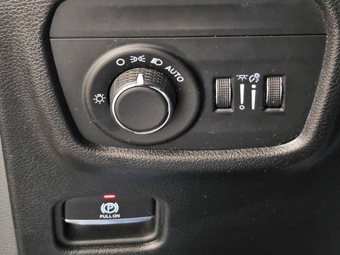Used 2023 Jeep Grand Cherokee L Laredo AWD/4WD image 15
