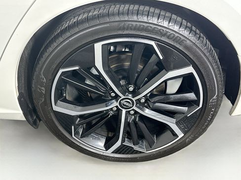 Used 2024 Nissan Altima 2.5 SR image 11