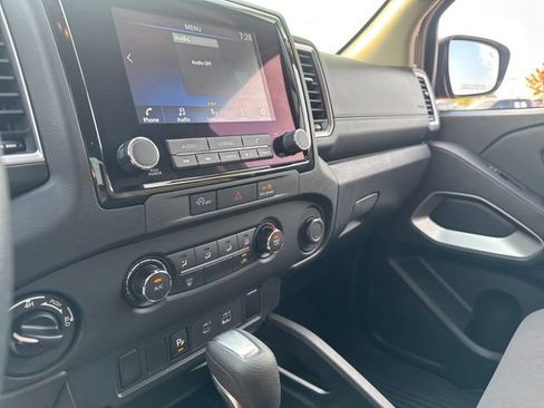Used 2024 Nissan Frontier SV w/ Technology Package AWD/4WD image 15