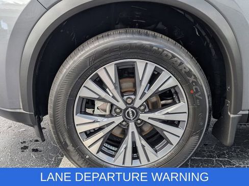 Used 2022 Nissan Rogue SV image 6