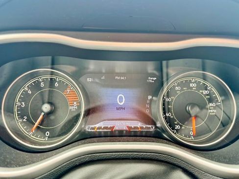 Used 2017 Jeep Cherokee Trailhawk w/ Cold Weather Group image 20