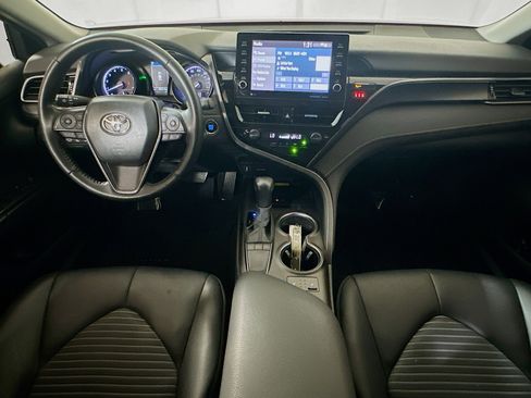 Used 2023 Toyota Camry SE w/ Cold Weather Package FWD image 27