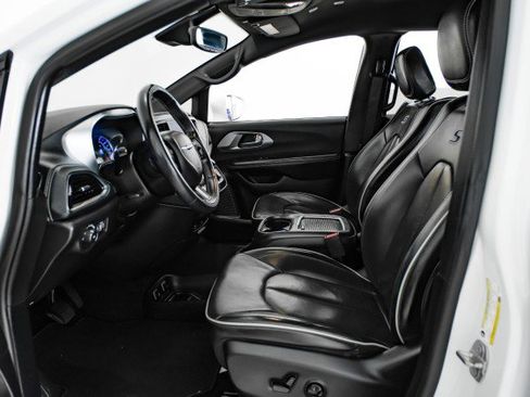 Used 2019 Chrysler Pacifica Limited w/ Advanced Safetytec Group image 32