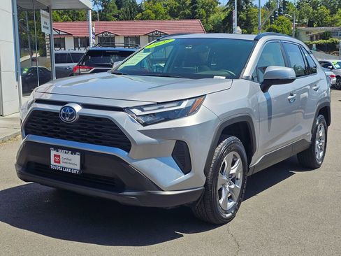Certified 2022 Toyota RAV4 XLE w/ Convenience Package AWD/4WD image 3