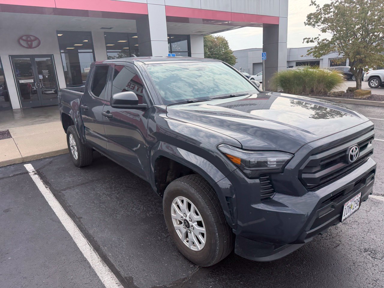 Used 2024 Toyota Tacoma SR AWD/4WD image 1