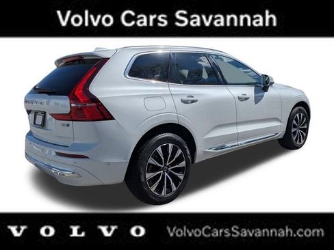 Used 2023 Volvo XC60 B5 Plus image 5