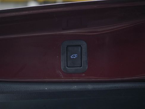 Used 2017 Toyota Highlander XLE AWD/4WD image 17