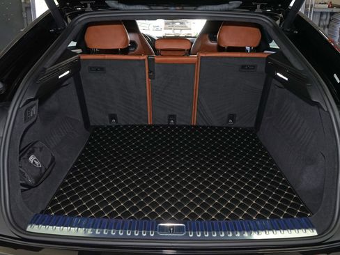 Used 2021 Lamborghini Urus Base image 46