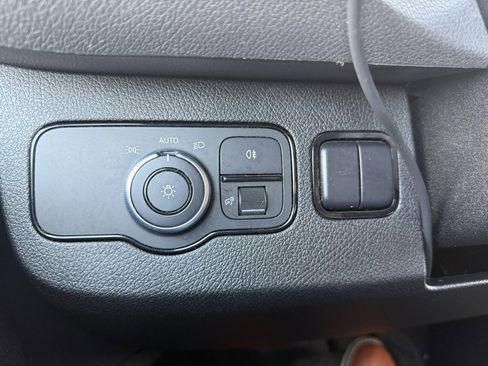 Used 2019 Freightliner Sprinter 2500 image 33