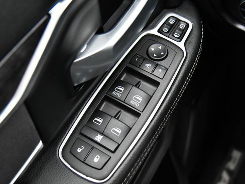 Used 2024 RAM 2500 Big Horn w/ Night Edition AWD/4WD image 38