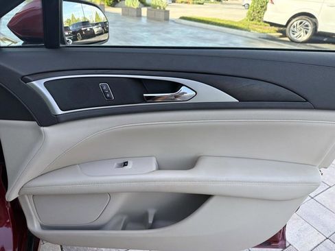 Used 2017 Lincoln MKZ Reserve FWD image 18