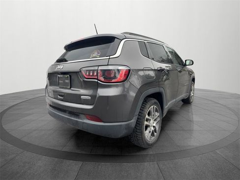 Used 2020 Jeep Compass Latitude image 5