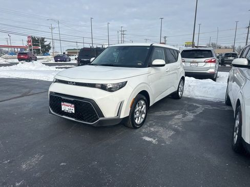 Certified 2024 Kia Soul LX w/ Option Group 015 image 1