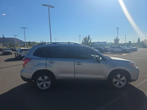 Used 2015 Subaru Forester 2.5i w/ Alloy Wheel Package AWD/4WD image 2