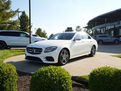 Certified 2019 Mercedes-Benz E 300 4MATIC image 3