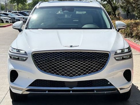 Used 2024 Genesis GV70 2.5T Advanced w/ Advanced Package image 9