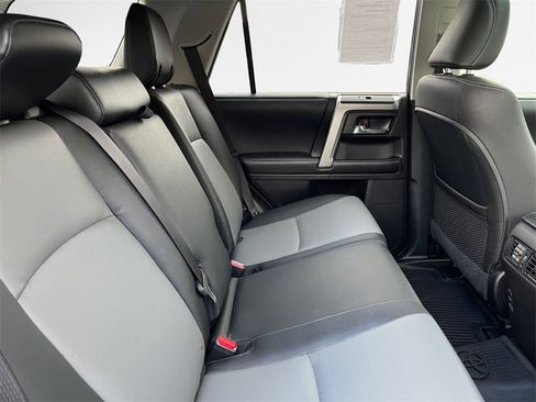 Certified 2018 Toyota 4Runner SR5 image 28