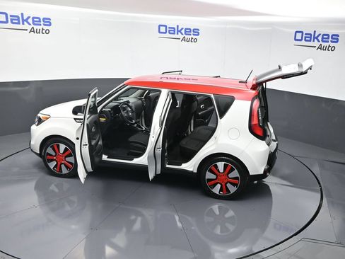 Used 2016 Kia Soul + w/ Designer's Package FWD image 56