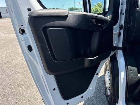 Used 2025 RAM ProMaster 2500 w/ Convenience Group FWD image 12