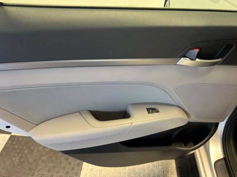 Used 2017 Hyundai Elantra SE w/ SE A/T Tech Package 03 FWD image 16
