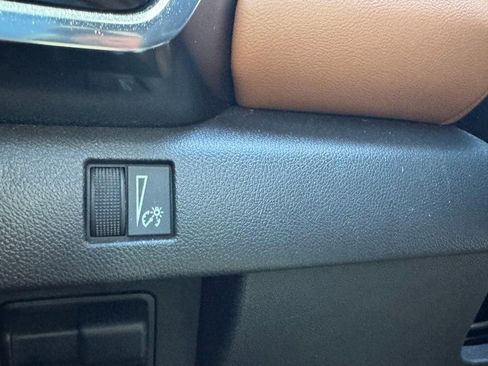 Used 2025 GMC Canyon AT4 image 20