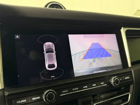 Used 2020 Porsche Macan AWD/4WD image 14