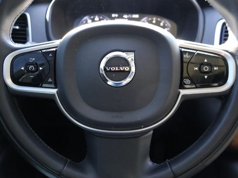 Used 2022 Volvo XC90 T6 Momentum w/ Advanced Package image 34