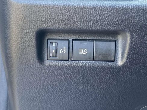 Used 2021 Toyota RAV4 XLE FWD image 26