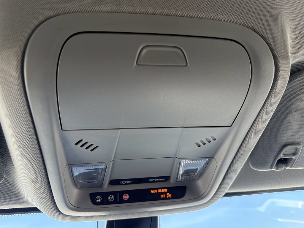 Used 2023 GMC Acadia SLE FWD image 13