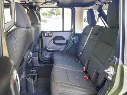 Used 2022 Jeep Wrangler Unlimited Sport AWD/4WD image 17