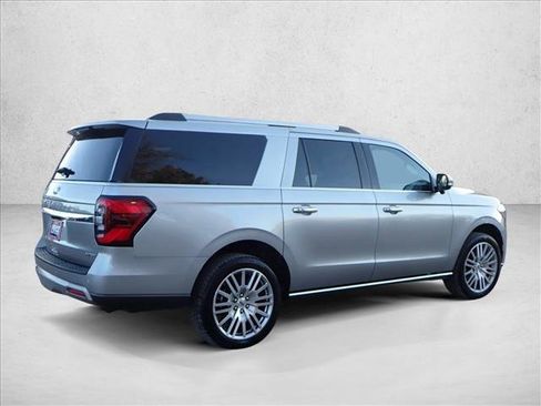 Used 2023 Ford Expedition Max Limited image 4