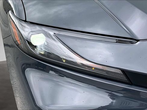 Used 2026 Toyota Camry SE FWD image 30