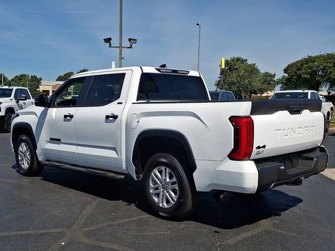 Used 2024 Toyota Tundra SR5 w/ SR5 Convenience Package AWD/4WD image 5