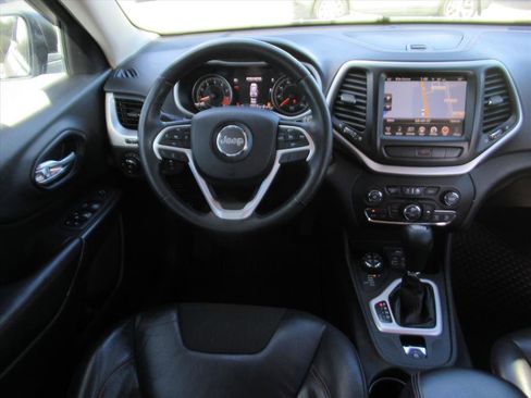 Used 2015 Jeep Cherokee Trailhawk w/ Comfort/Convenience Group image 13