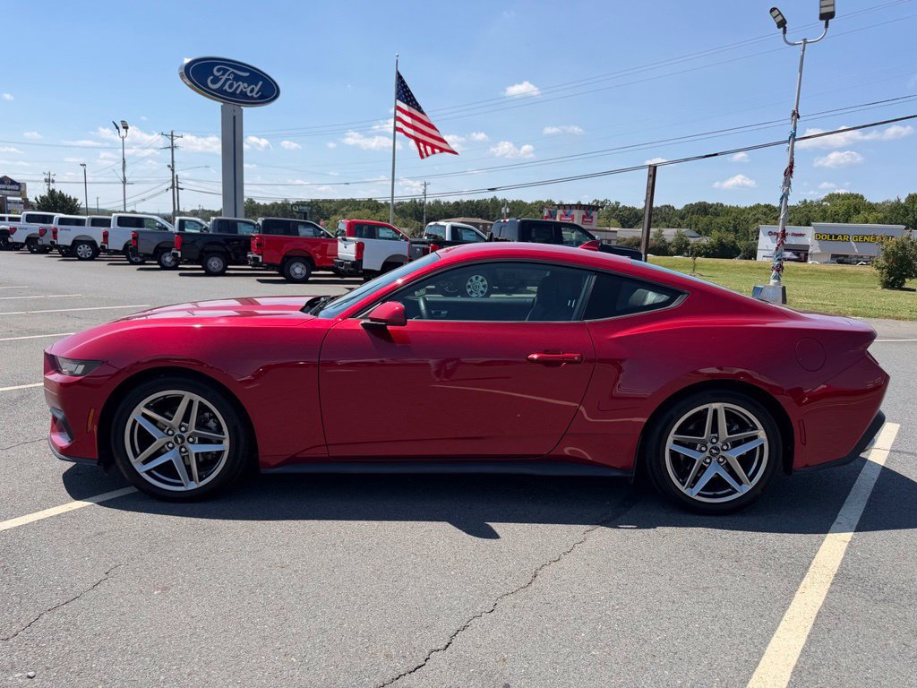 Used 2024 Ford Mustang Coupe RWD image 7