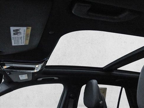 Certified 2025 Mercedes-Benz GLC 300 4MATIC image 11