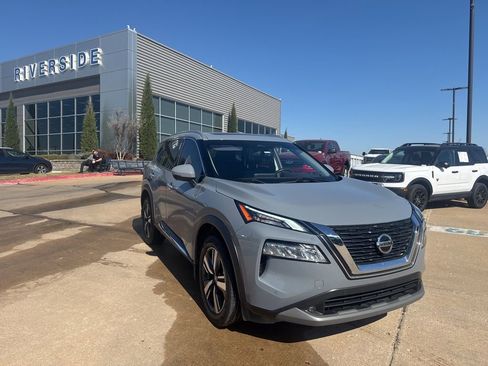 Used 2021 Nissan Rogue SL w/ Premium Package image 1