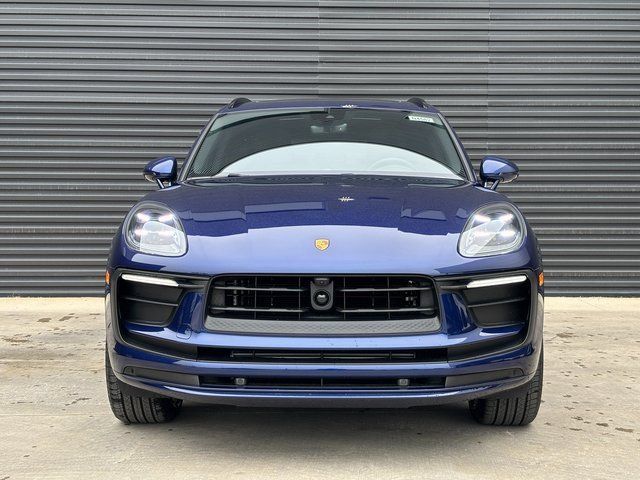 Certified 2026 Porsche Macan AWD/4WD image 10