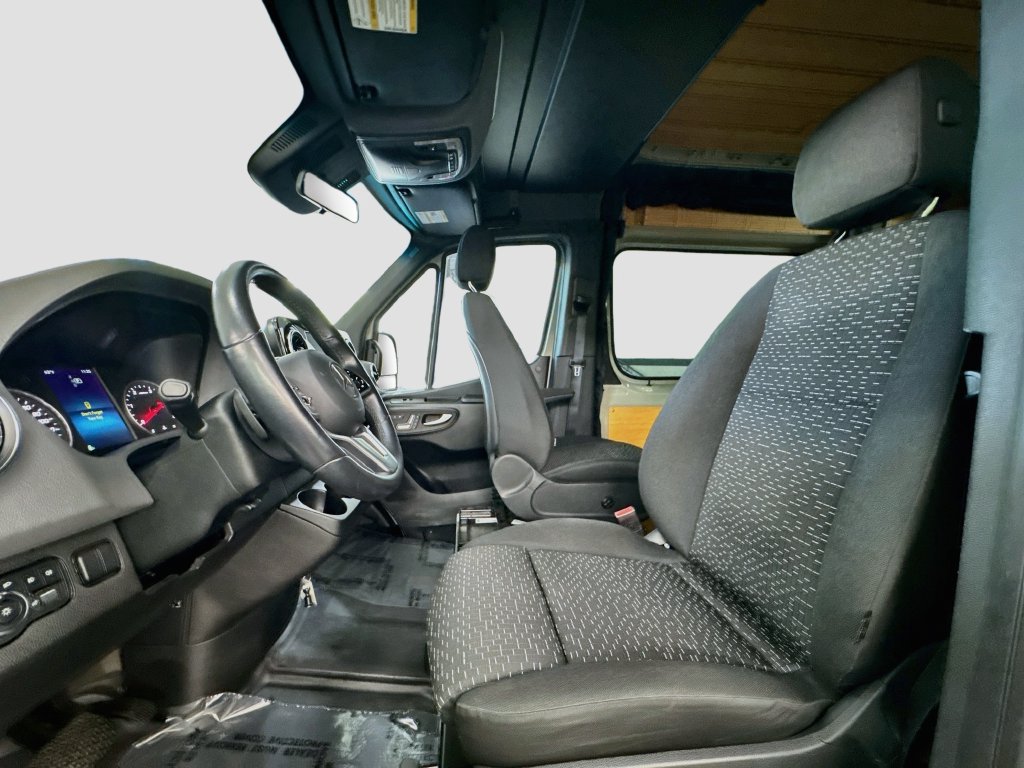 Used 2021 Mercedes-Benz Sprinter 2500 image 24