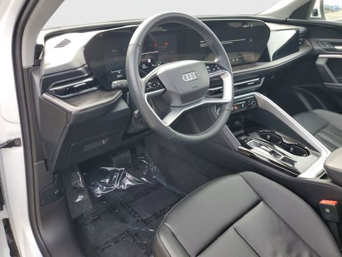 Used 2025 Audi Q5 Premium w/ Convenience Package image 18
